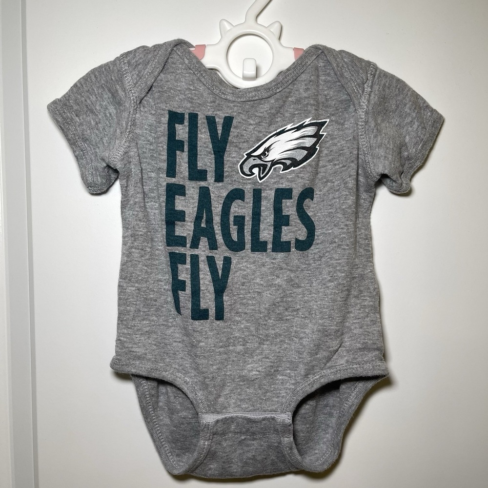 Philadelphia Eagles Baby Bodysuit  Gray "Fly Eagles Fly" 3-6M NFL